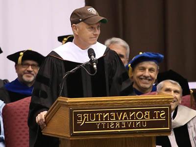 Dan Barry speaking at Commencement in 2016